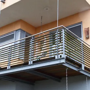 Bed & Breakfast Rhoenhaus Mit Kreuzbergblick